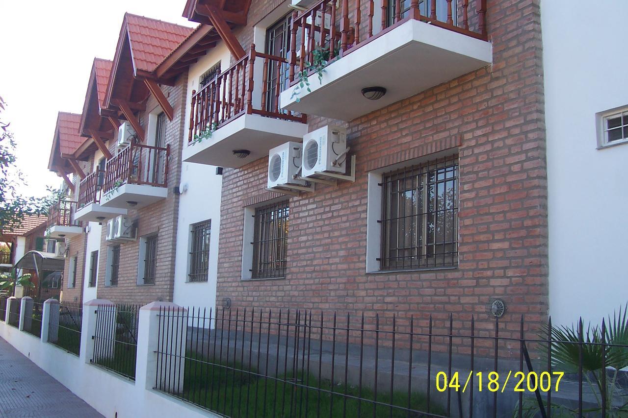 Apart Hotel Piscu Yaco Merlo Kültér fotó